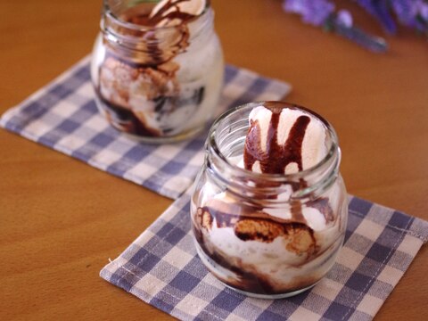 魅惑のスモア チョコたっぷりのジャーケーキ レシピ 作り方 By めろんぱんママ めろんカフェ 楽天レシピ